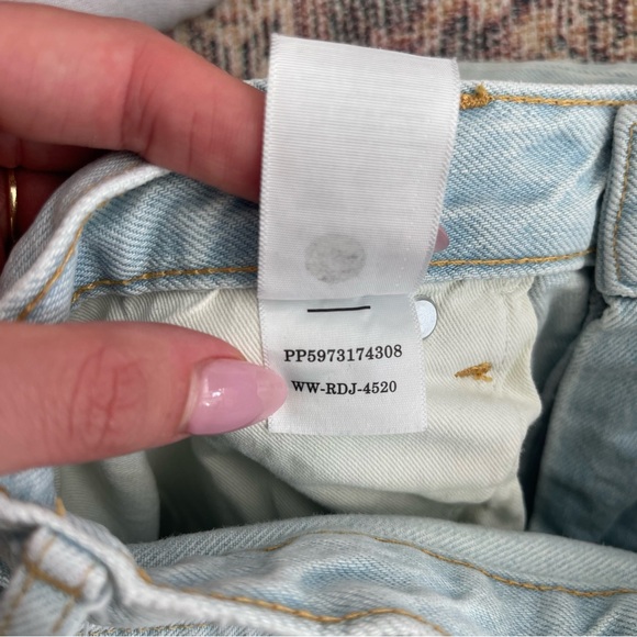 Everlane - The 90’s Cheeky Jean - Picture 9 of 10